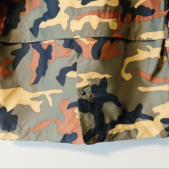 Herschel NWT Women’s Voyage Long Coach Jacket Woodland Camo Print Size Medium - Picture 7 of 15
